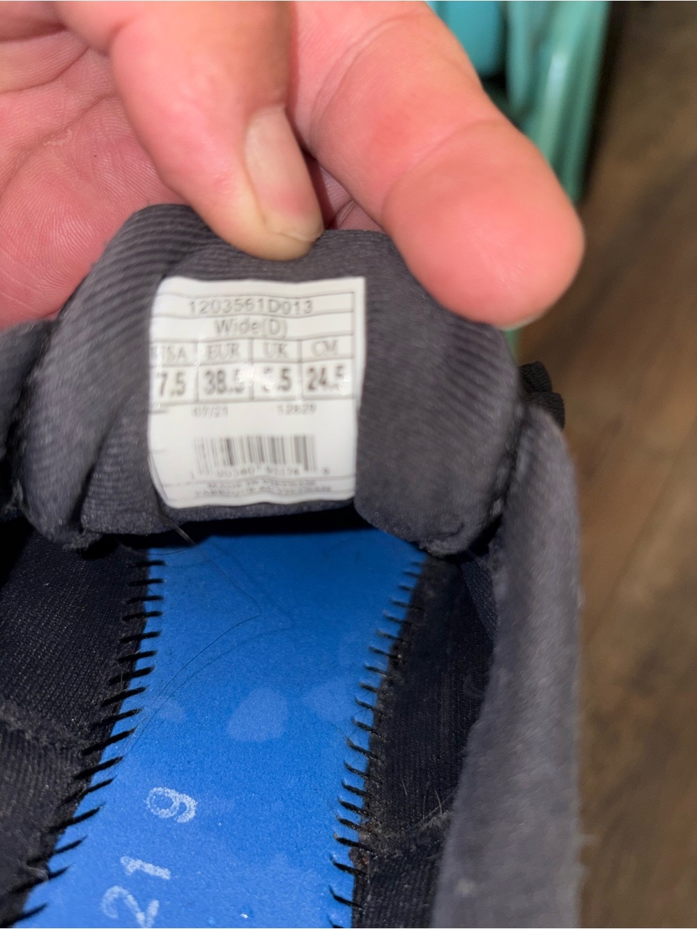 Brooks Women's Black Running Shoes with Pink and Mint Details - Picture 7 of 7